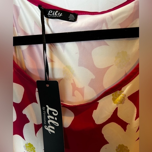 Lily NWT Fuchsia and White Plus Size Floral Short Sleeve Handkerchief Dress 2X - Picture 4 of 5